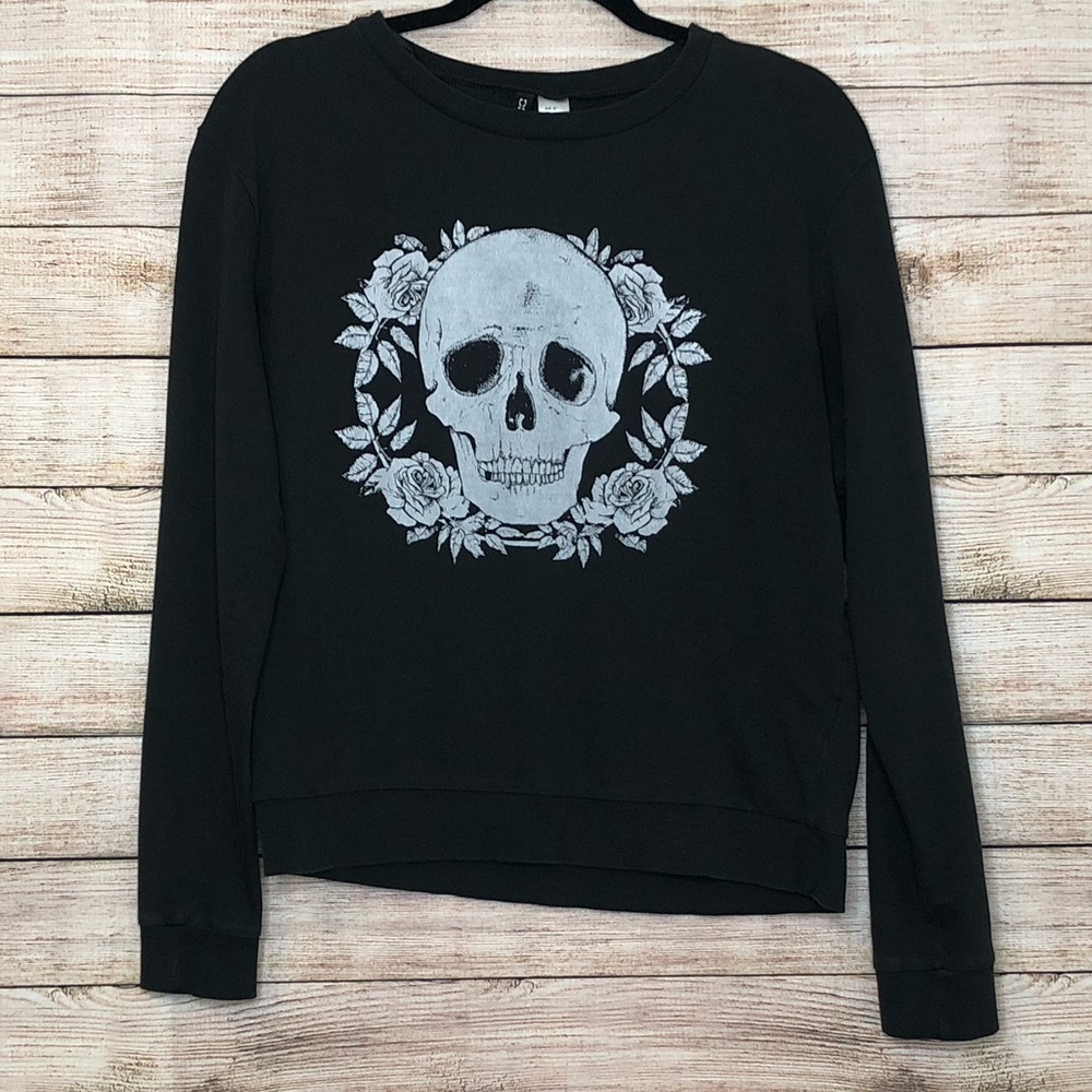 H&M Skull Sweatshirt